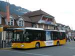 (255'691) - PostAuto Bern - BE 827'645/PID 11'426 - Mercedes am 29. September 2023 beim Bahnhof Interlaken Ost