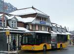 (257'436) - PostAuto Bern - BE 610'540/PID 11'404 - Mercedes am 4. Dezember 2023 beim Bahnhof Interlaken Ost
