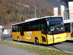 (269'177) - PostAuto Bern - Nr. 589/BE 476'689/PID 10'227 - Iveco am 14. November 2024 beim Bahnhof Interlaken Ost