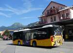 Meiringen/859614/265572---flueck-brienz---nr (265'572) - Flck, Brienz - Nr. 23/BE 868'723/PID 11'528 - Mercedes am 13. August 2024 in Meiringen, Postautostation