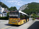 Moutier/858585/265277---carpostal-ouest---ne (265'277) - CarPostal Ouest - NE 98'400/PID 5187 - Mercedes am 30. Juli 2024 beim Bahnhof Moutier