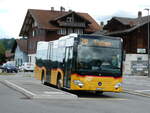 (237'510) - PostAuto Bern - BE 653'383 - Mercedes am 25. Juni 2022 beim Bahnhof Reichenbach