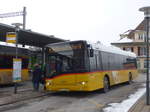 (178'145) - PostAuto Bern - BE 610'535 - Solaris am 22. Januar 2017 beim Bahnhof Spiez