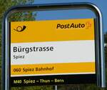 (249'487) - PostAuto-Haltestellenschild - Spiez, Brgstrasse - am 3. Mai 2023