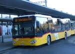 (269'928) - PostAuto Bern - BE 654'089/PID 11'403 - Mercedes am 16. Dezember 2024 beim Bahnhof Spiez