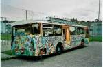 (046'404) - Spielbus, Thun - Mercedes (ex STI Thun Nr. 43) am 30. April 2001 in Thun-Lerchenfeld, Quartiertreff