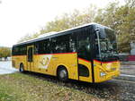 (256'654) - PostAuto Bern - BE 609'082/PID 10'751 - Iveco am 3. November 2023 in Thun, Lachen