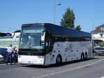 Thun/861322/266100---pegasus-reisen-baden-- (266'100) - PEGASUS Reisen, Baden - Nr. 3/AG 13'658 - Van Hool am 22. August 2024 beim Bahnhof Thun