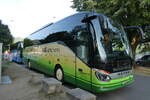(289'797) - Sommer, Gr�nen - BE 242'017 - Setra am 24.