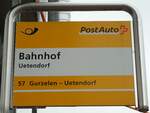 (143'921) - PostAuto-Haltestellenschild - Uetendorf, Bahnhof am 28.