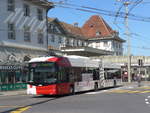 (203'260) - TPF Fribourg - Nr. 527 - Hess/Hess Gelenktrolleybus am 24. Mrz 2019 beim Bahnhof Fribourg