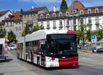 (266'814) - TPF Fribourg - Nr. 527 - Hess/Hess Gelenktrolleybus am 7. September 2024 in Fribourg, Place Python