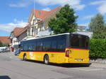 (218'566) - PostAuto Bern - Nr. 531/BE 555'831 - Mercedes am 6. Juli 2020 beim Bahnhof Kerzers