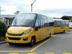 Iveco/792371/241400---carpostal-ouest---vd (241'400) - CarPostal Ouest - VD 457'246 - Iveco/Rosero am 15. Oktober 2022 in Kerzers, Interbus