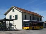 (290'975) - PostAuto Bern - BE 537'967/PID 12'349 - eSolaris am 19. September 2026 beim Bahnhof Kerzers