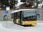 (248'617) - PostAuto Graubnden - GR 163'696/PID 4915 - Mercedes am 15. April 2023 beim Bahnhof St. Moritz