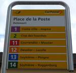 (151'054) - PostAuto-Haltestellenschild - Delmont, Place de la Poste - am 29. Mai 2014