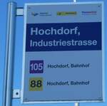 (253'303) - Zugerland Verkehrsbetriebe/PostAuto-Haltestellenschild - Hochdorf, Industriestrasse - am 3. August 2023