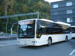 (256'460) - Intertours, Domdidier - Nr. 454/FR 300'454 - Mercedes (ex Chur Bus, Chur Nr. 11) am 28. Oktober 2023 beim Bahnhof Giswil
