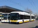 (169'289) - VBSH Schaffhausen - Nr. 102 - Hess/Hess Gelenktrolleybus am 19. Mrz 2016 beim Bahnhof Schaffhausen