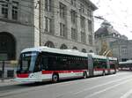 (241'001) - St. Gallerbus, St. Gallen - Nr. 140 - Hess/Hess Doppelgelenktrolleybus am 11. Oktober 2022 beim Bahnhof St. Gallen