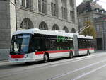 (241'018) - St. Gallerbus, St. Gallen - Nr. 114/SG 467'114 - Hess/Hess Gelenktrolleybus am 11. Oktober 2022 beim Bahnhof St. Gallen
