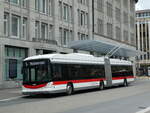 (248'386) - St. Gallerbus, St. Gallen - Nr. 174 - Hess/Hess Gelenktrolleybus am 13. April 2023 beim Bahnhof St. Gallen