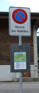 (278'562) - Rserv bus Diablobus und Fahrplan Diablobus am 5. August 2025 beim Bahnhof Les Diablerets
