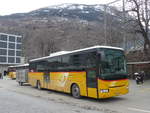 (189'055) - PostAuto Wallis - VS 372'648 - Irisbus am 3. Mrz 2018 beim Bahnhof Brig