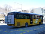 (258'634) - PostAuto Wallis - VS 705/PID 11'910 - Iveco am 11. Januar 2024 beim Bahnhof Brig