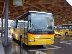 (158'006) - PostAuto Wallis - Nr. 18/VS 365'408 - Irisbus am 28. Dezember 2014 beim Bahnhof Sion