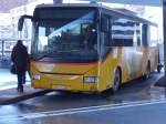 (158'215) - PostAuto Wallis - VS 372'650 - Irisbus am 4. Januar 2015 beim Bahnhof Visp