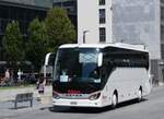 Visp/859457/265509---edona-schaffhausen---zh (265'509) - Edona, Schaffhausen - ZH 915'671 - Setra am 8. August 2024 beim Bahnhof Visp