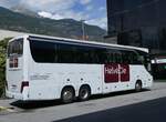 Visp/859464/265516---helvcie-satigny---nr (265'516) - HelvCie, Satigny - Nr. 20'029/GE 960'939 - Setra am 8. August 2024 beim Bahnhof Visp