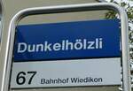 (256'266) - ZVV-Haltestellenschild - Zrich, Dunkelhlzli - am 21. Oktober 2023