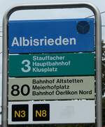 (256'278) - ZVV-Haltestellenschild - Zrich, Albisrieden - am 21. Oktober 2023