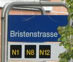 (256'291) - ZVV-Haltestellenschild - Zrich, Bristenstrasse - am 21. Oktober 2023