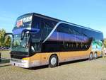 Setra 431 DT von Komex Reisen aus der Schweiz am Europapark Rust.