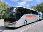 Setra 516 HD von Buck's Reisen aus Deutschland mit Anhänger in Plau am See.