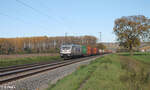187 511-1 zieht mit einem Containerzug bei Retzbach-Zellingen in Richtung Süden. 21.10.24
