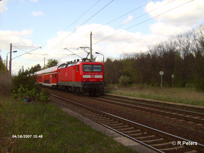 Und schnell noch die R�ckleistung von 114 017-7 erlegt. 18.04.07